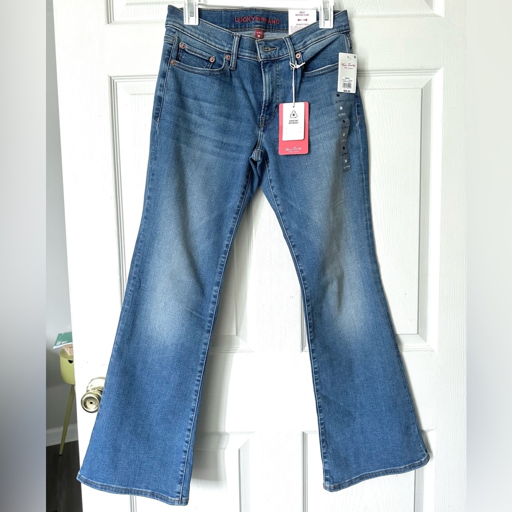 Lucky Brand Sweet Mid Rise Women's Flare Leg Blue Jeans NWOT - Picture 3 of 8